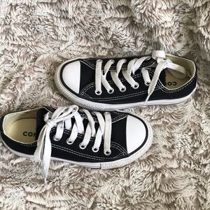 Kids Converse size 10.5 (toddler). Gently worn. Great condition
